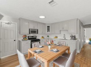 915 Avenue E, Rosenberg, TX 77471