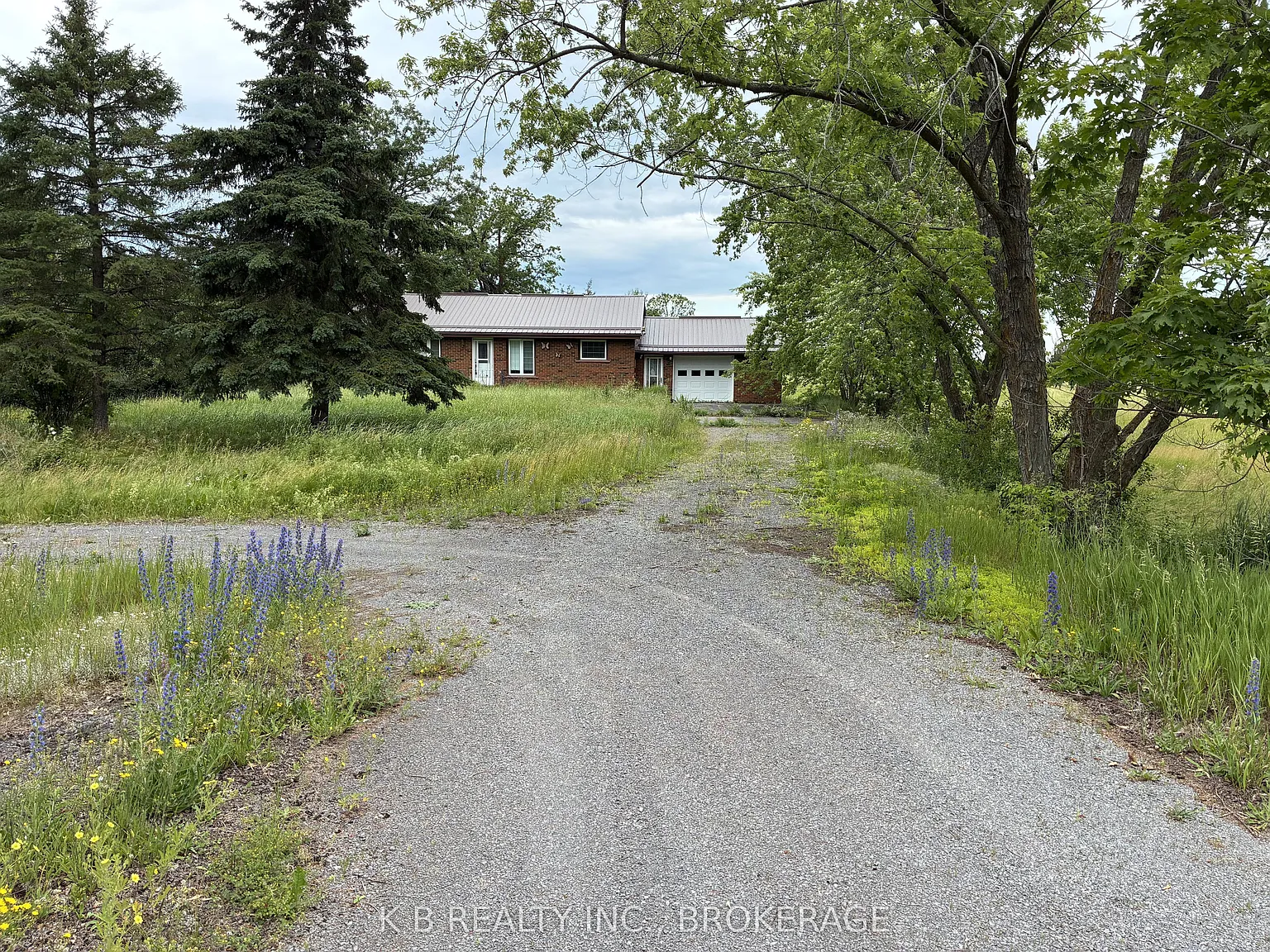 3 bed, $10,000 — Photo 1