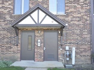 4 Timber Ln APT 4, Vernon Hills, IL 60061