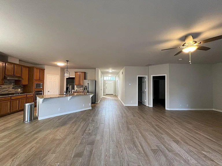 1112 Vanderbilt Cir — Photo 9