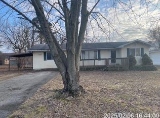 928 Howard Dr, Lebanon, MO 65536