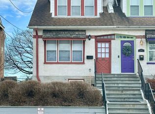 541 Walnut Ln, Philadelphia, PA 19128