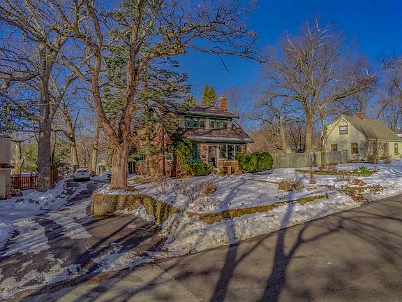 2nd image of 116 N Oak Knolls Ave