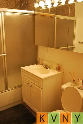 Rented by KVNY Soho | media 63