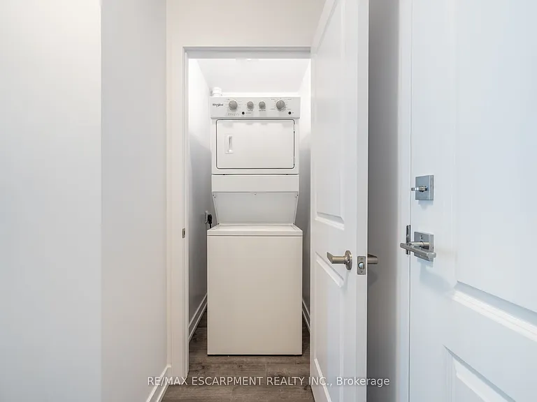 470 Dundas St E #225 — Photo 9