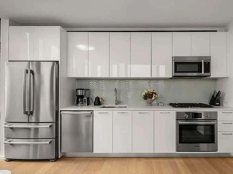 685 1st Ave #21-C — Photo 6