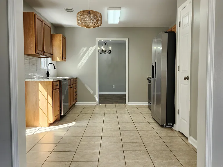 43 Derby Ln — Photo 12
