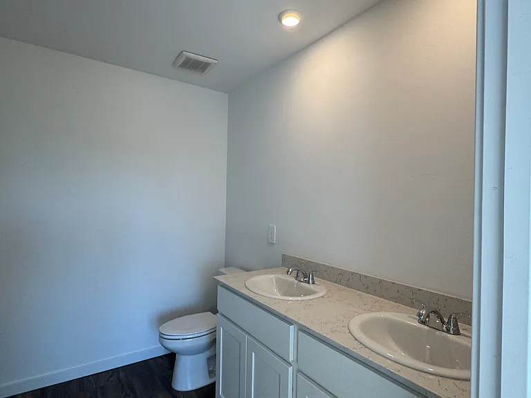 2125 W Totems St — Photo 9