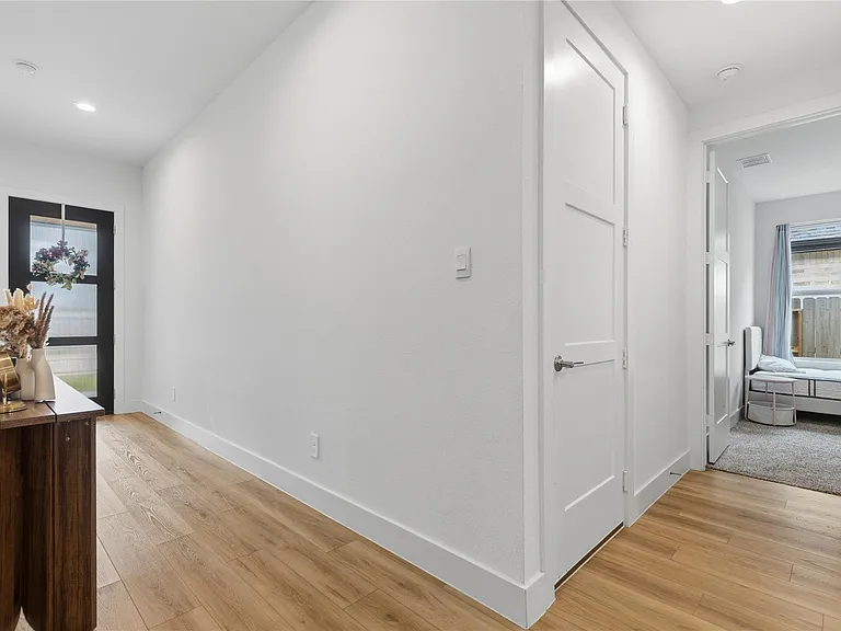 318 Springfield Terrace Dr — Photo 23