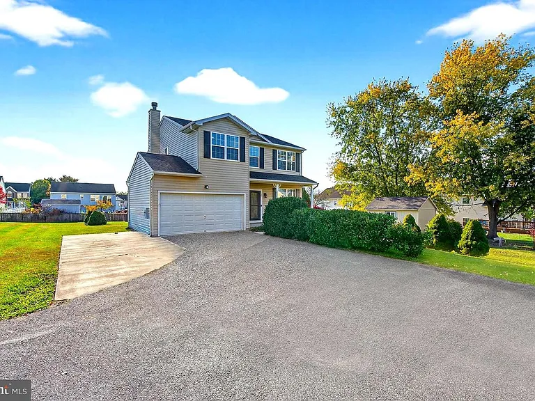 27 Planetree Dr #1 — Photo 2