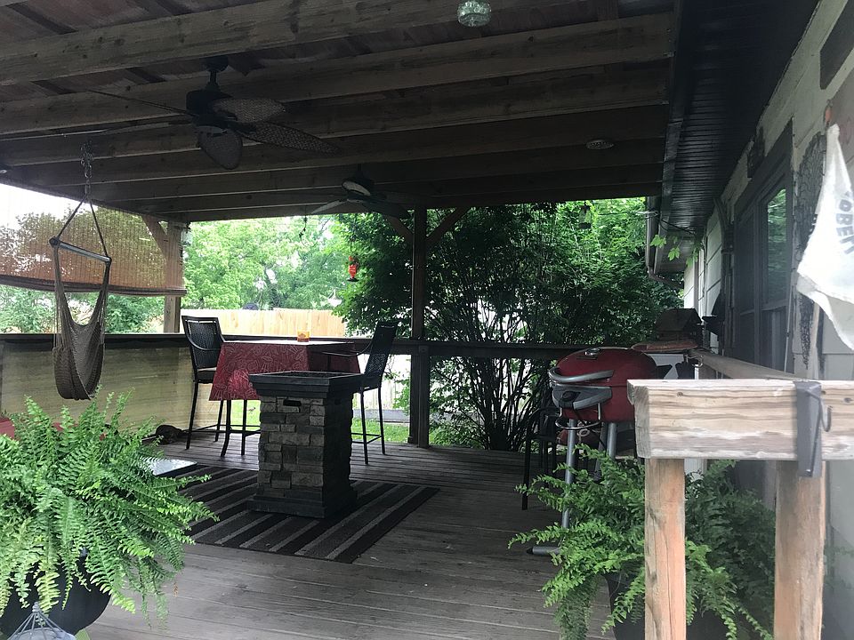 2nd image of 1008 Mill St