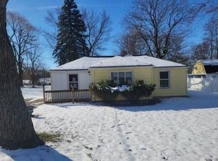 1735 Pierce Rd, Lansing, MI 48910