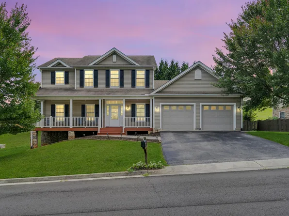 6014 Crumpacker Dr, Roanoke, VA 24012