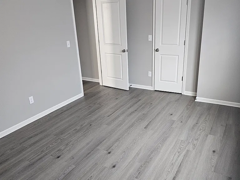 209 W Otway St — Photo 5
