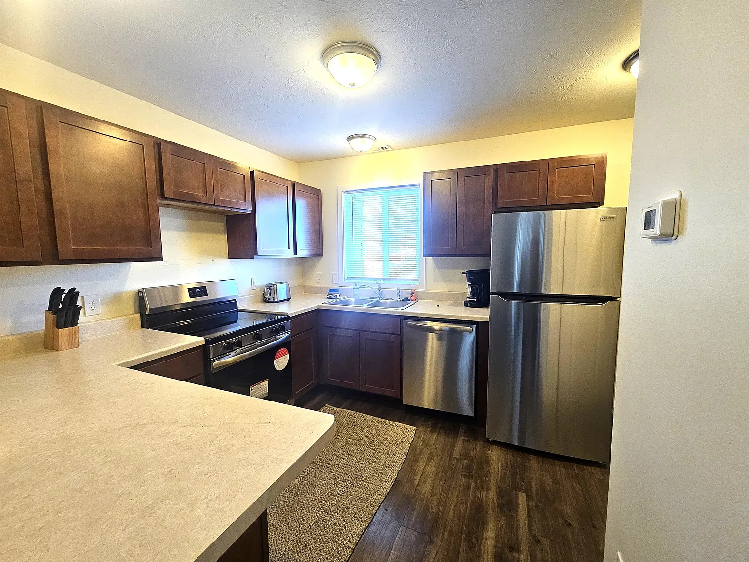Holiday Village Townhomes — Photo 4