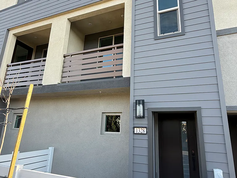 1328 W Oakcrest Paseo — Photo 1