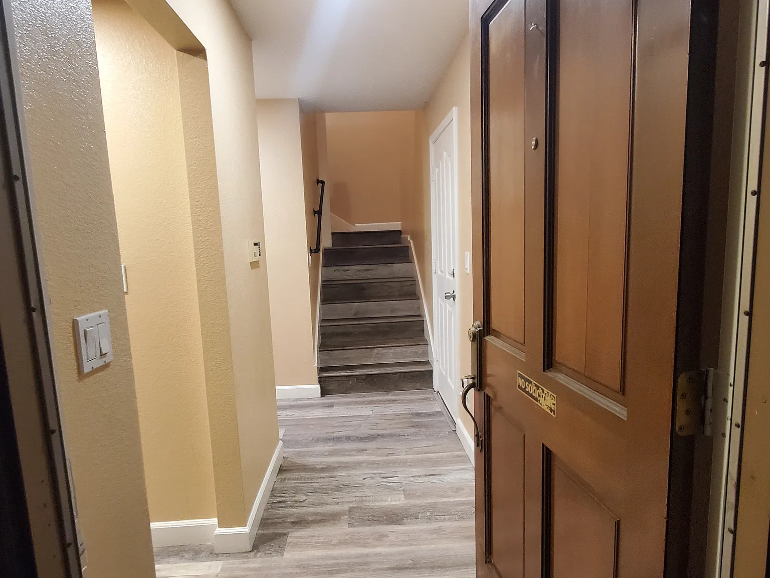 3 bed, 2.5 bath, 1584 sqft, $3,950 — Photo 3