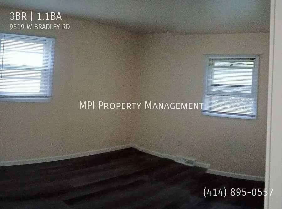 9519 W. Bradley Road, Milwaukee - 3 Bedroom Townhouse — Photo 3
