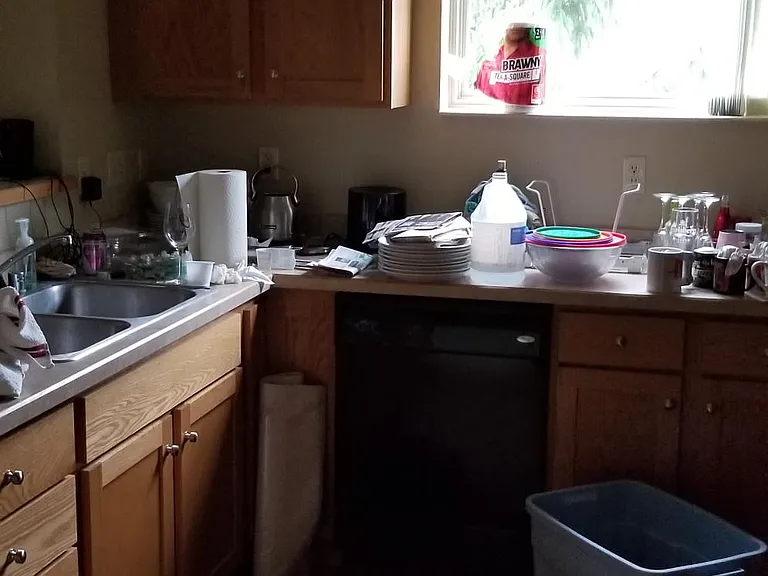 5749 Lexington St — Photo 9