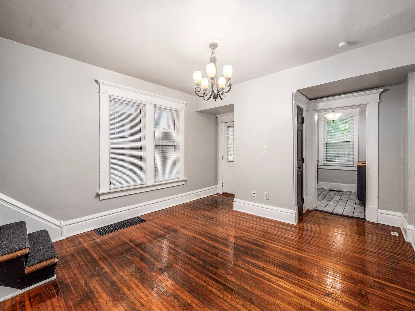 2 bed, 1.0 bath, $1,355 — Photo 3