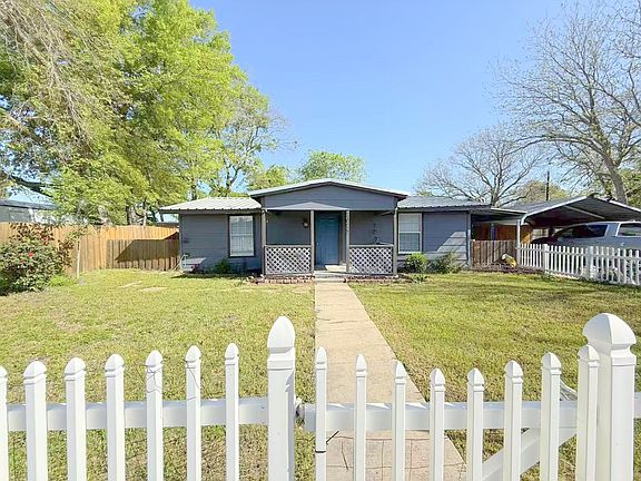 2nd image of 2925 Janet Dr
