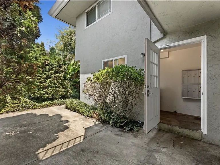 945 Kearney St #1 — Photo 21