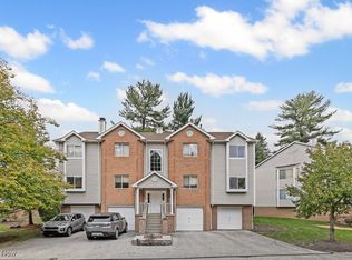 339 Village Pointe Dr #4, Akron, OH 44313