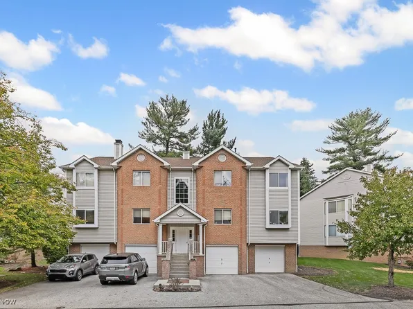 339 Village Pointe Dr #4, Akron, OH 44313