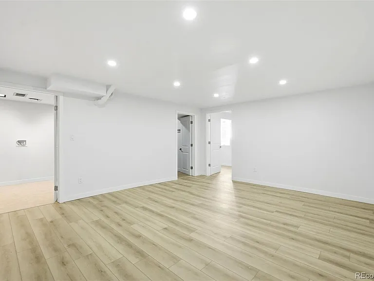 6752 S Dahlia Ct — Photo 31