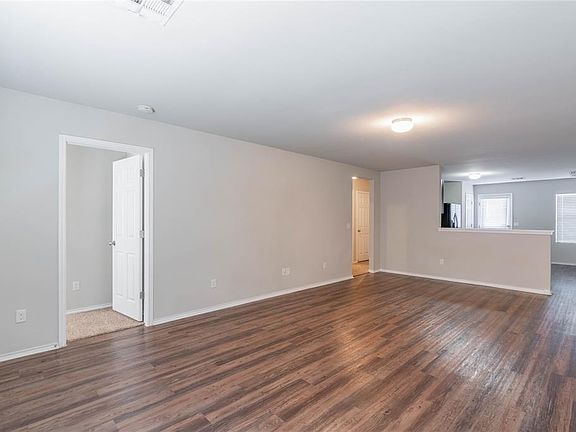 3rd image of 3333 SE 94th St