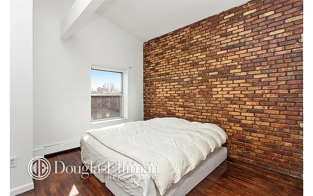 Sold by Douglas Elliman | media 24