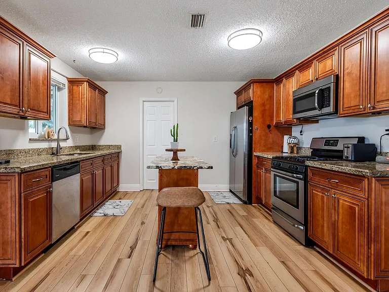 4317 Applecrest Dr — Photo 9