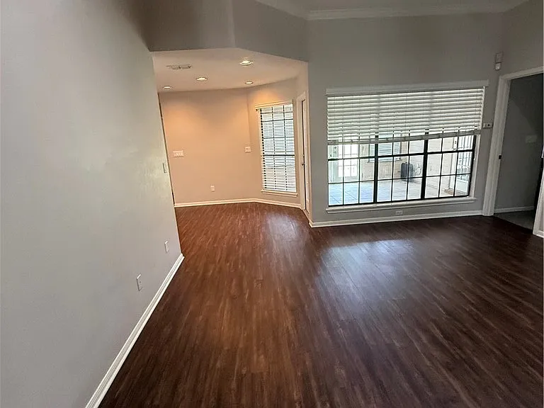 7649 Dallas St — Photo 3
