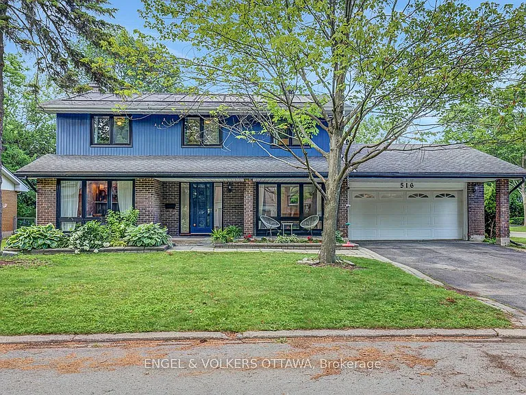 516 Buchanan Cres — Photo 1