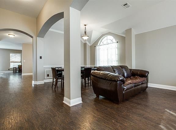 4th image of 3600 Saint Johns Dr