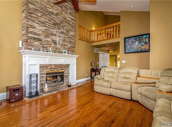 2nd image of 56 Dongan Blvd