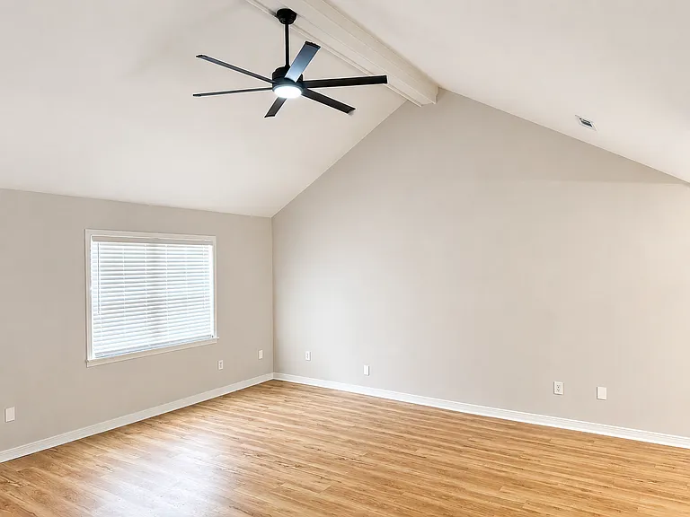 1197 College Hill Rd — Photo 2