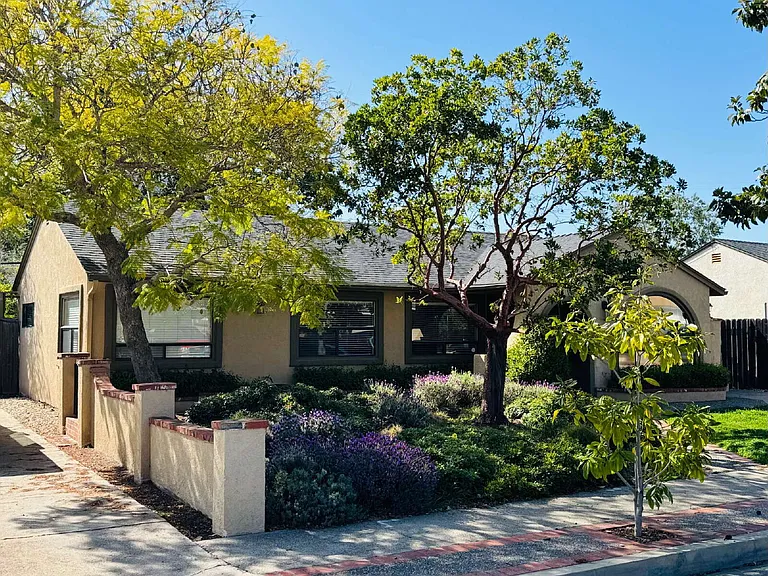 324 Cuesta Dr — Photo 1