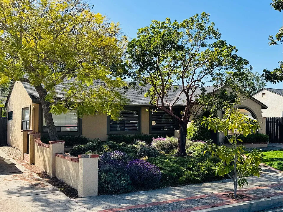 324 Cuesta Dr