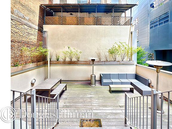 2nd image of 44 Mercer St #2NDFL