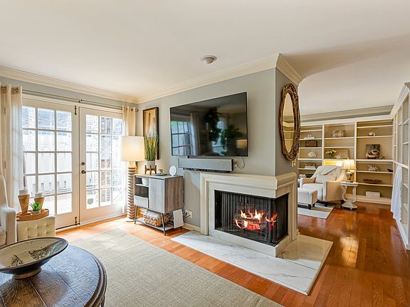 5th image of 401 Bowling Ave Unit 7