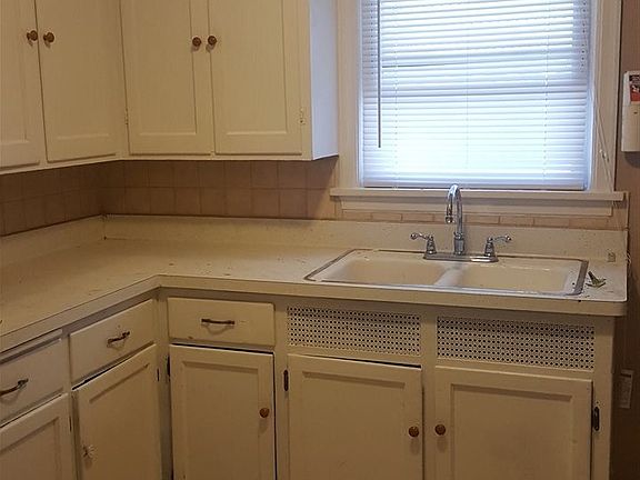 4th image of 1603 Virginia Ave