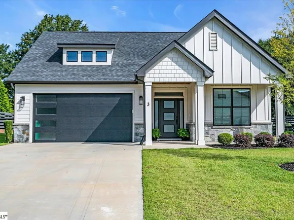 3 Cherry Blossom Rd, Simpsonville, SC 29680