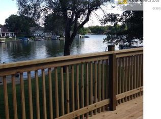 35 Emerald Shore Dr, Lake Tapawingo, MO 64015