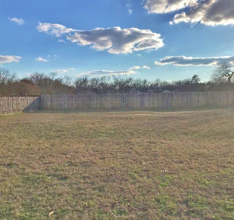 1st image of 111 Settlement Dr