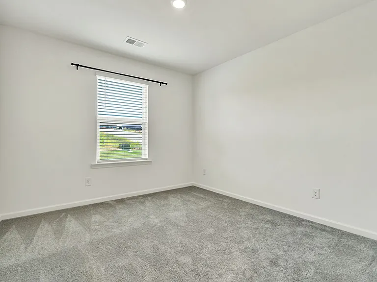 5010 Highwood Dr NE — Photo 17
