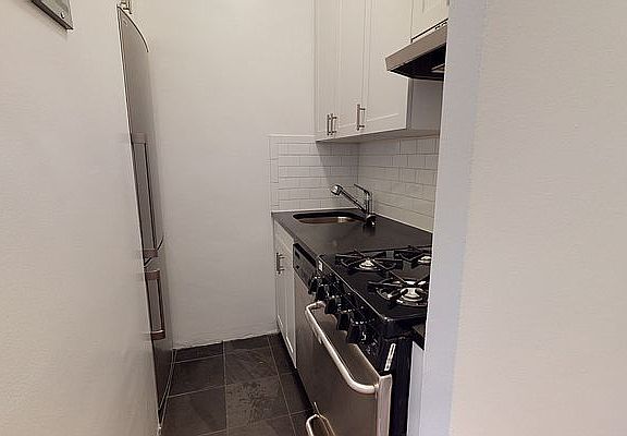 5th image of 311 E 85th St APT 4B