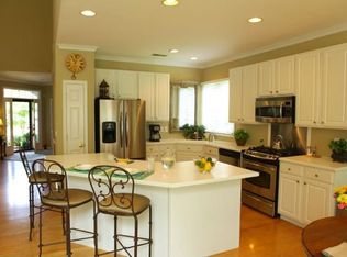 17 Bethpage Dr, Skillman, NJ 08558