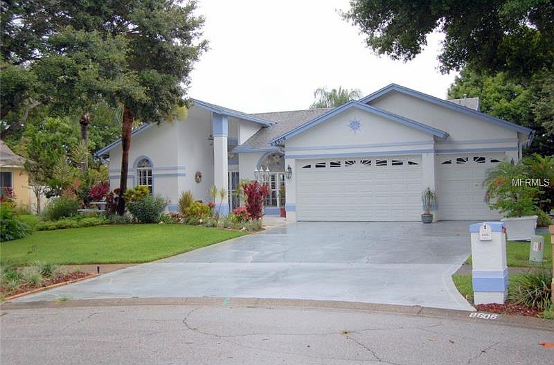 1st image of 8606 Centre Ct