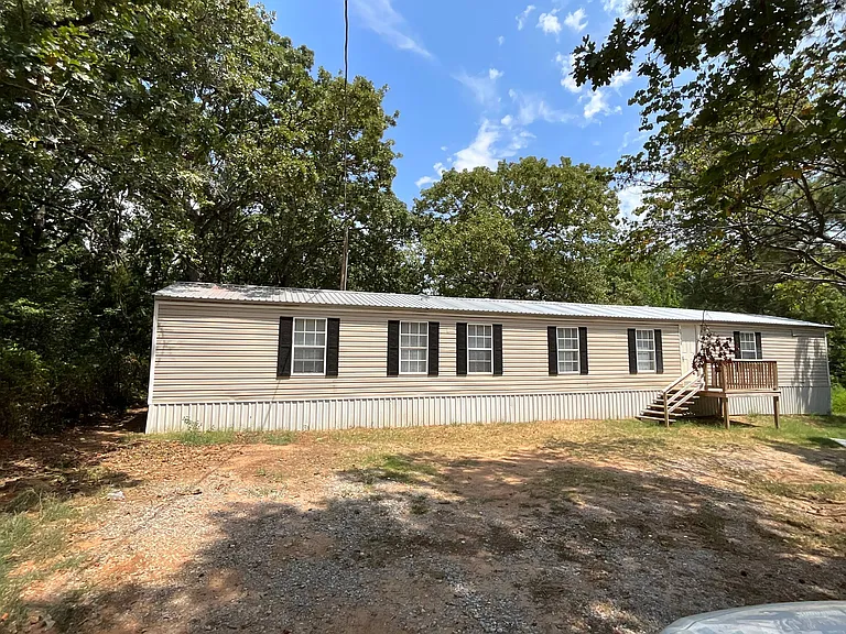 18075 Clayton Cir — Photo 1